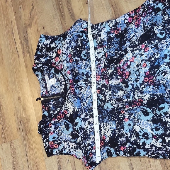 MOTHERHOOD Maternity Black Blue Foral Exposed Back Zip Top Blouse - Picture 7 of 9